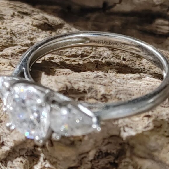 Jeulia Engagement 925 Sterling Silver Ring Round Pear Shaped Three Stone Size 9 - Picture 9 of 14